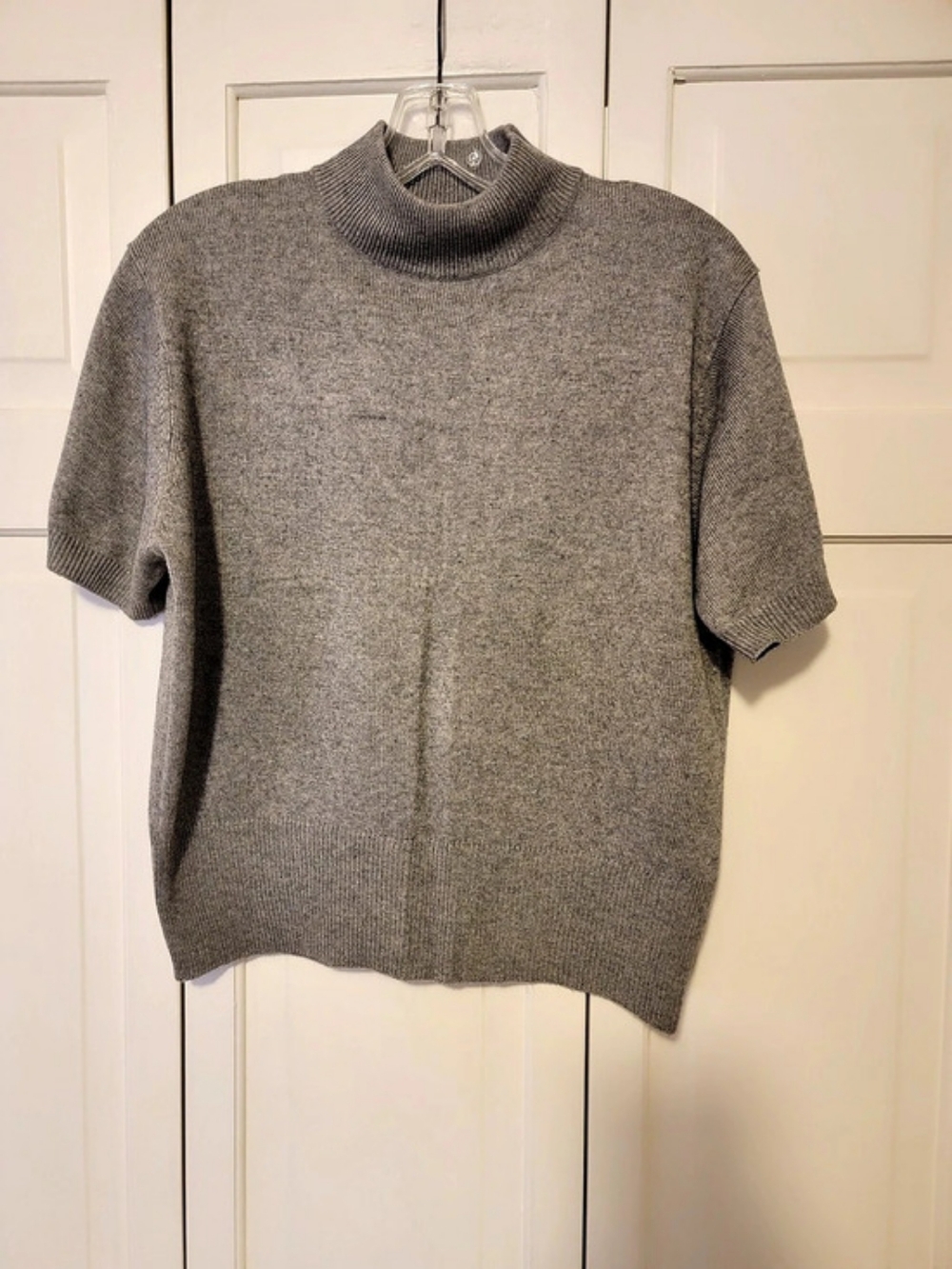 Madison Studio Silk Cashmere Turtleneck in Gray Size Large Like New